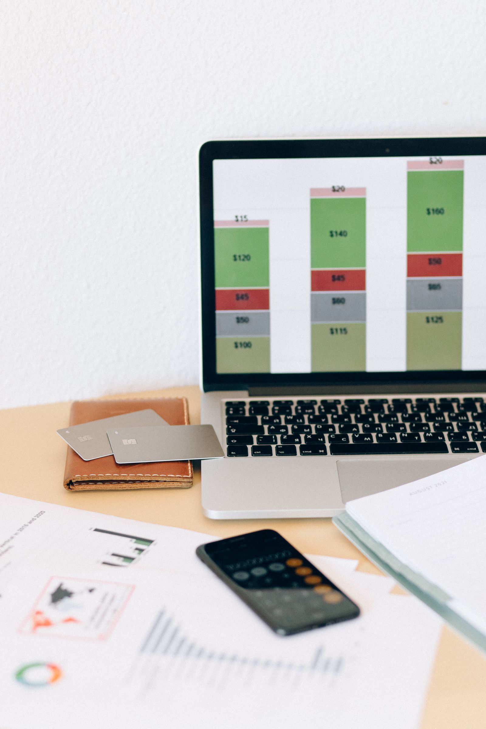 Finance dashboard on a laptop automating accounts receivable